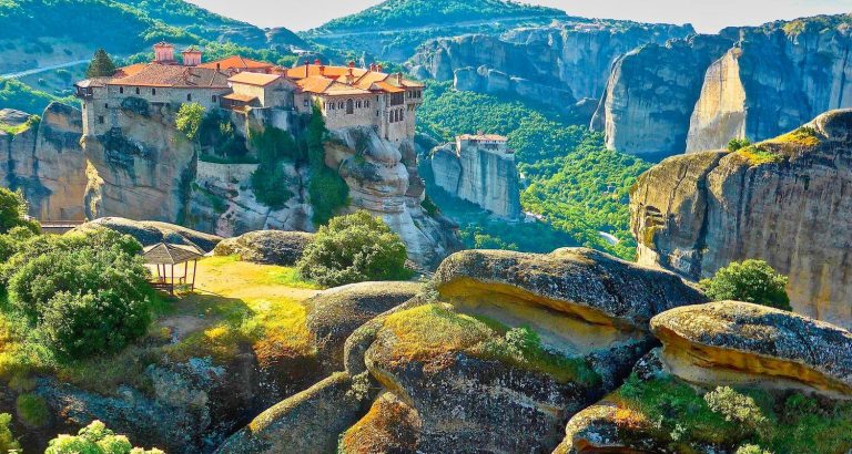 Delphi & Meteora Monasteries